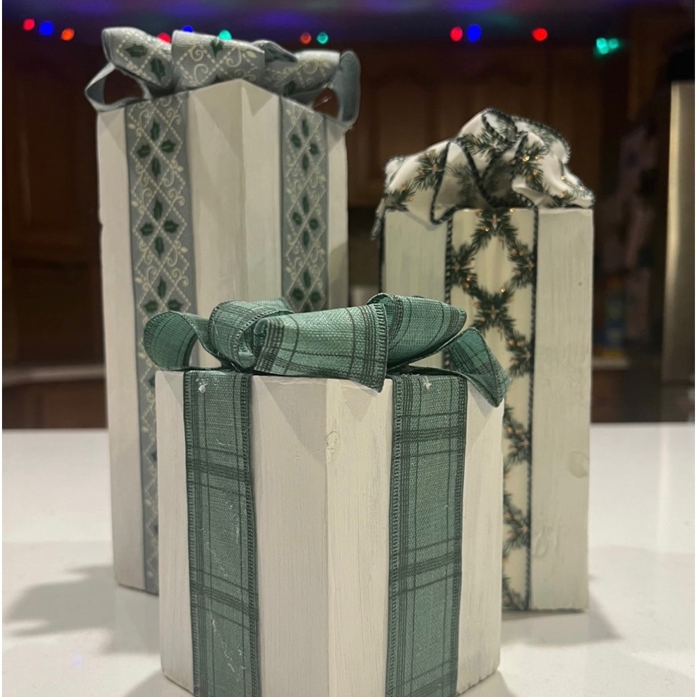 Wooden present / gift decor set